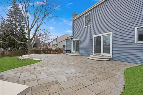 Exterior - 5806 Constitution Ave, Gurnee, IL 60031 photo 4 of 13