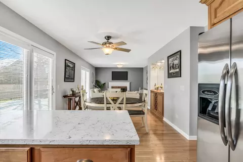 Dining - 5806 Constitution Ave, Gurnee, IL 60031 photo 3 of 6