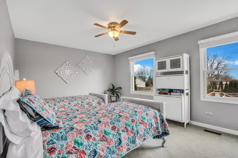 Bedroom - 5806 Constitution Ave, Gurnee, IL 60031 photo 5 of 5