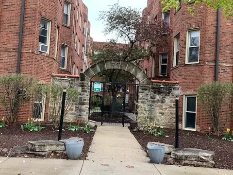 4132 N Kedvale Ave #310, Chicago, IL 60641