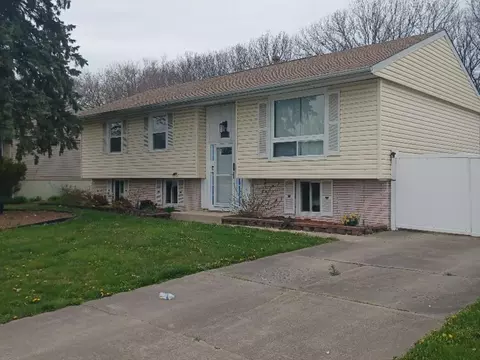 311 E Maple Dr, Glenwood, IL 60425