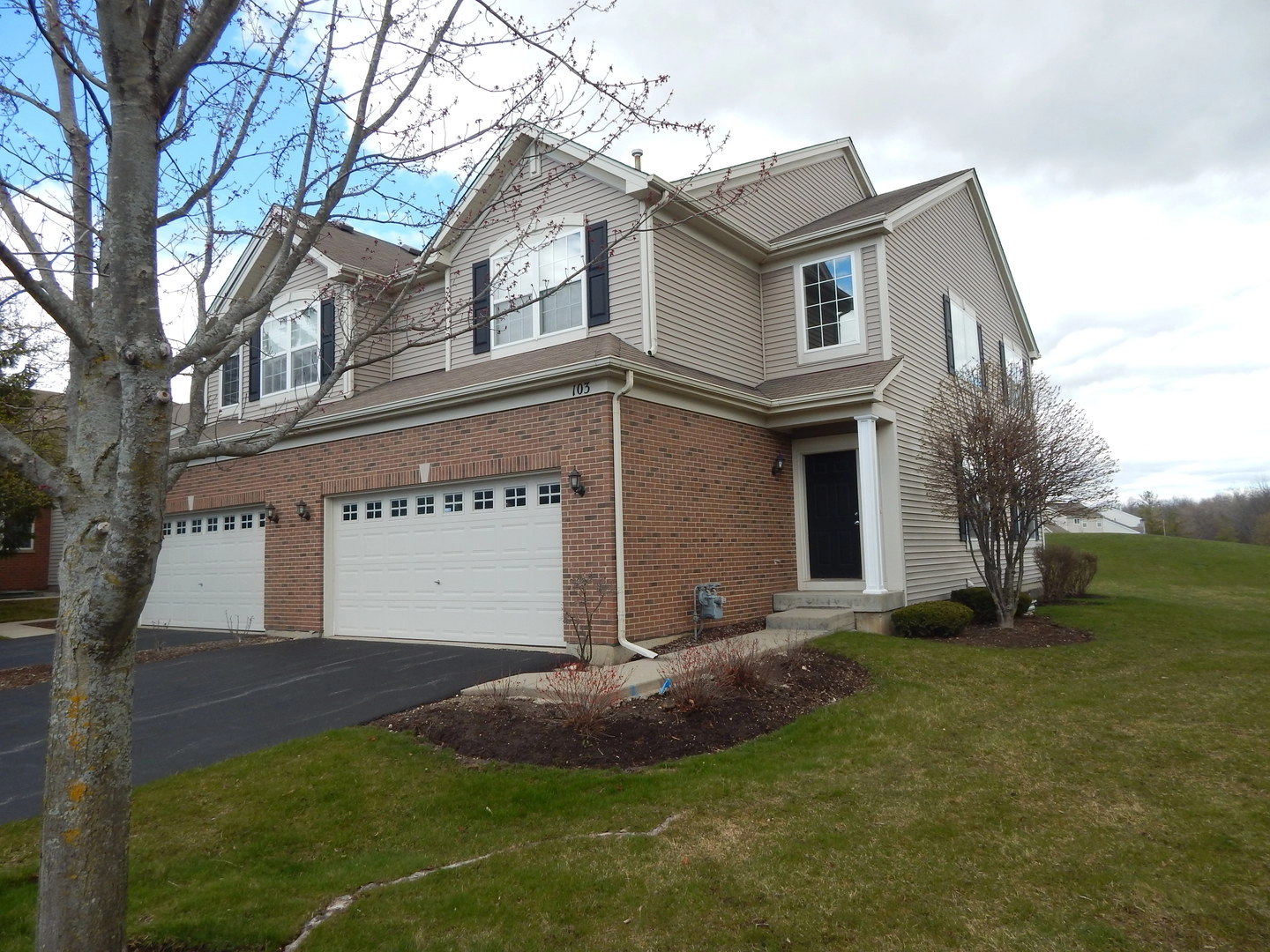103 Regent Dr  