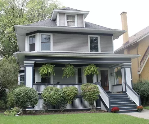 813 Clinton Ave, Oak Park, IL 60304