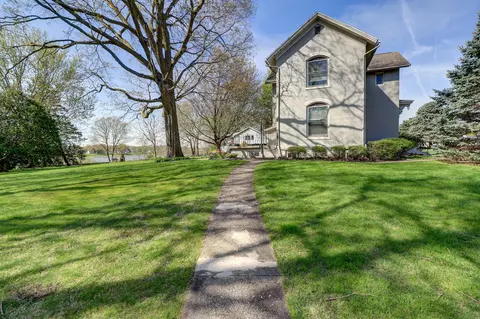 Exterior - 911 E 2nd St, Sterling, IL 61081 photo 7 of 12