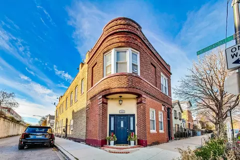 1800 N Honore St, Chicago, IL 60622