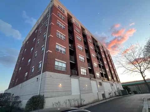 1650 Riverwoods Dr #203, Melrose Park, IL 60160
