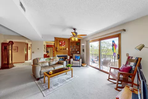 1591 E Thacker St #503, Des Plaines, IL 60016 photo 3