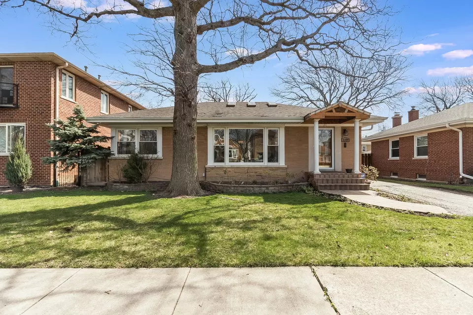 6327 N Keeler Ave, Chicago, IL 60646 | 28 Photos - Movoto