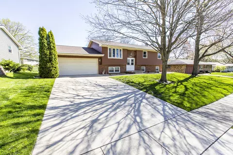 Exterior - 216 Doud Dr, Normal, IL 61761 photo 3 of 8
