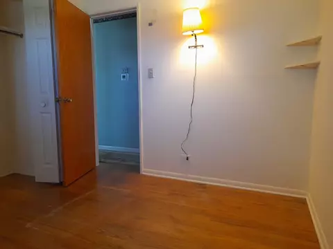 6852 Saratoga Dr, Bridgeview, IL 60455 - Movoto