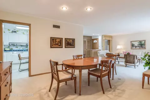 493 Pinehurst Dr, Des Plaines, IL 60016 photo 4