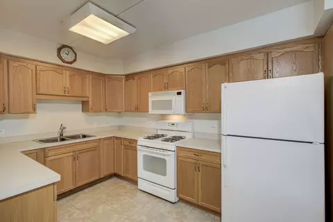Kitchen - 1378 Perry St #306, Des Plaines, IL 60016 photo 2 of 2