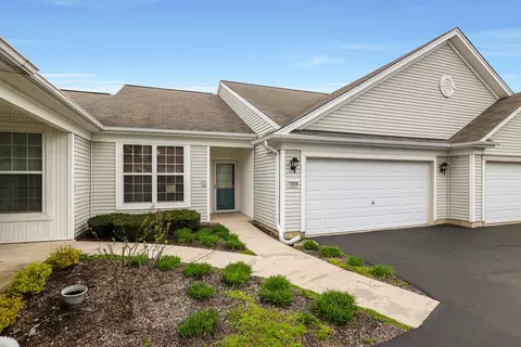 13509 Bonaire Rd, Huntley, IL 60142
