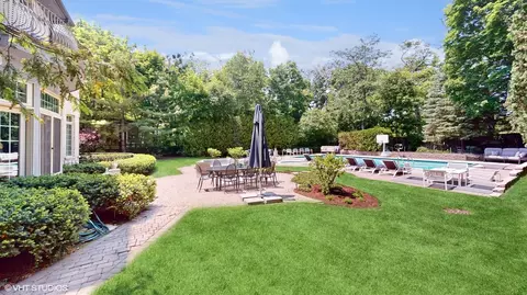 Exterior - 165 Maple Hill Rd, Glencoe, IL 60022 photo 6 of 17