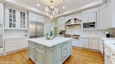 Kitchen - 165 Maple Hill Rd, Glencoe, IL 60022 photo 4 of 5