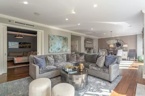 Living - 270 E Pearson St #1103, Chicago, IL 60611 photo 1 of 4
