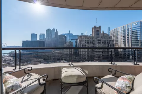 Exterior - 270 E Pearson St #1103, Chicago, IL 60611 photo 2 of 3