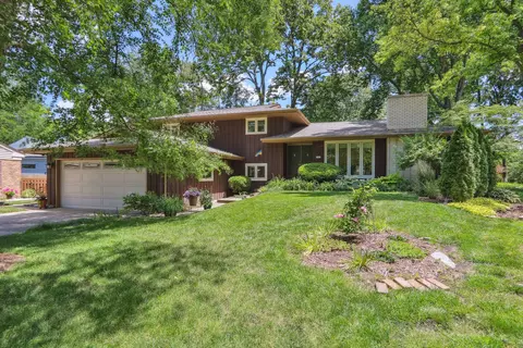 3 Regent Ct, Champaign, IL 61820
