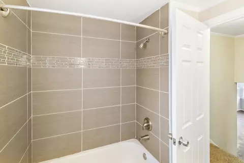 Bath - 2803 173rd St, Hazel Crest, IL 60429 photo 3 of 3