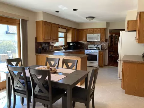 Kitchen - 36 Redstart Rd, Naperville, IL 60565 photo 1 of 3