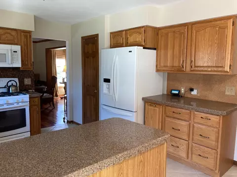 Kitchen - 36 Redstart Rd, Naperville, IL 60565 photo 3 of 3