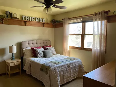 Bedroom - 36 Redstart Rd, Naperville, IL 60565 photo 4 of 7