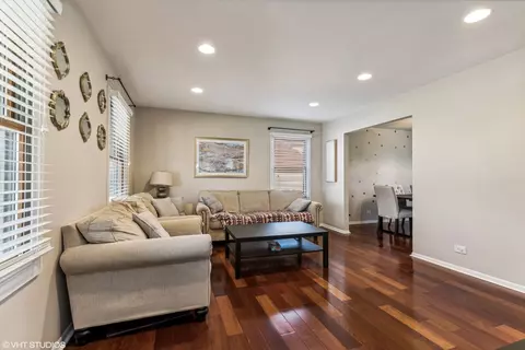 Living - 3905 Whispering Trails Dr, Hoffman Estates, IL 60192 photo 2 of 4