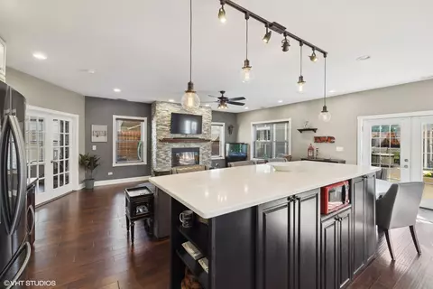 Kitchen - 4124 Maple Ave, Lyons, IL 60534 photo 3 of 4