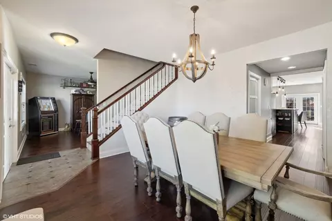 Dining - 4124 Maple Ave, Lyons, IL 60534 photo 1 of 2