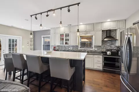 Kitchen - 4124 Maple Ave, Lyons, IL 60534 photo 2 of 4