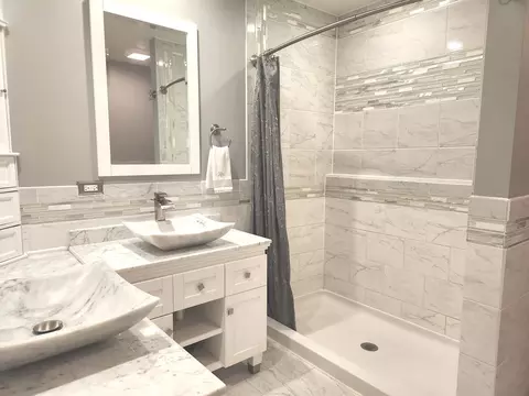 Bath - 4124 Maple Ave, Lyons, IL 60534 photo 5 of 6