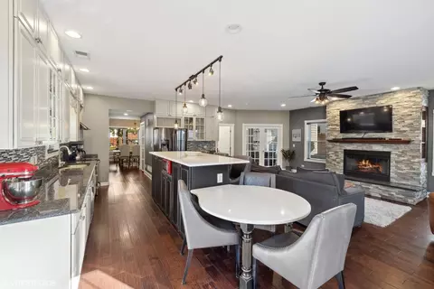 Kitchen - 4124 Maple Ave, Lyons, IL 60534 photo 4 of 4
