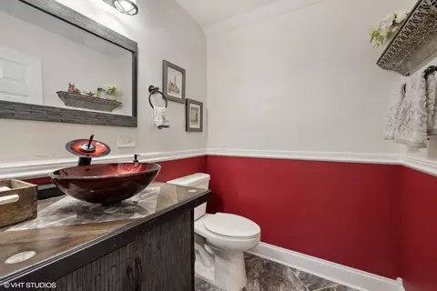 Bath - 4124 Maple Ave, Lyons, IL 60534 photo 1 of 6