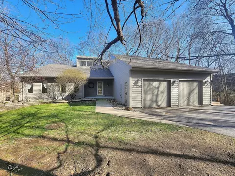 2714 Hoberg Dr, Joliet, IL 60432