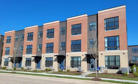 315 Summit Cir, Lombard, IL 60148