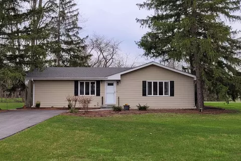 14095 W Forest Dr, Lake Forest, IL 60045