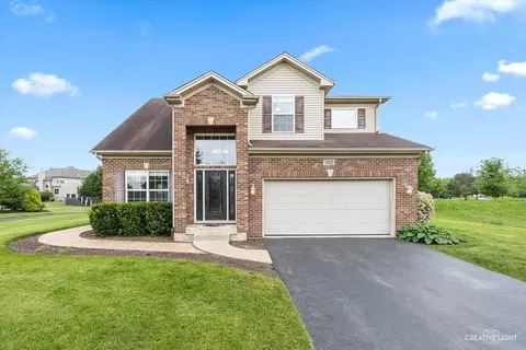 582 Birchwood Dr, Yorkville, IL 60560
