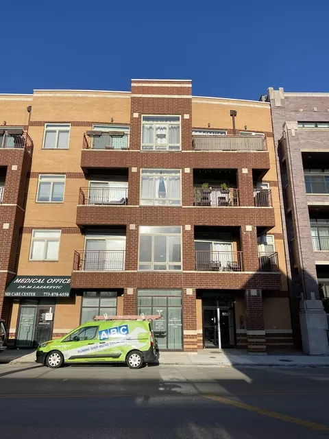 5067 N Lincoln Ave #204, Chicago, IL 60625