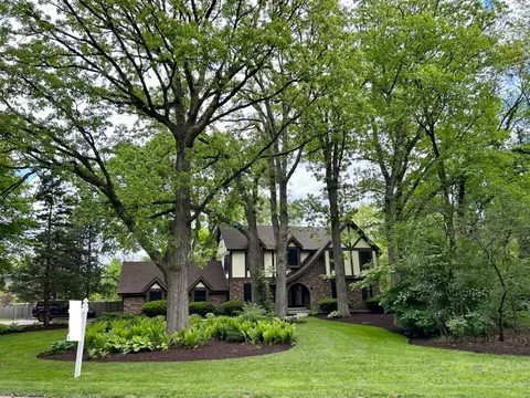 5 N285 Oak Rd, Saint Charles, IL 60175