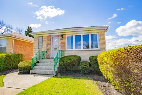 7143 W Howard St, Niles, IL 60714
