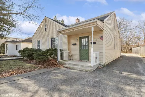 366 N Slusser St, Grayslake, IL 60030