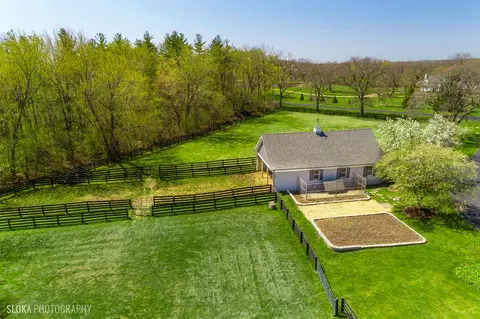 130 Brinker Rd, Barrington, IL 60010 photo 3