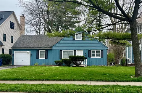 620 N Loomis St, Naperville, IL 60563