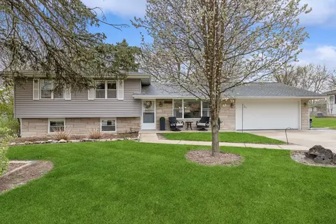 12359 W Warren Dr, Mokena, IL 60448