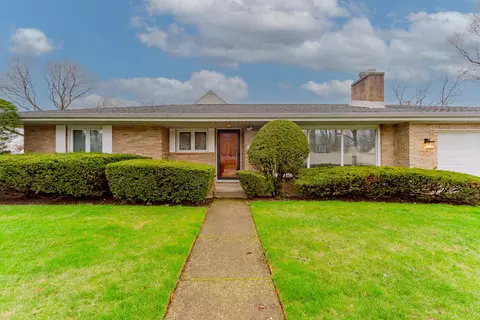 8301 Kenneth Ave, Skokie, IL 60076