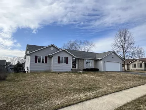 720 S Greenfield Dr, Freeport, IL 61032