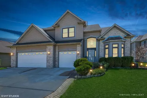 1681 Cambria Ln, Algonquin, IL 60102