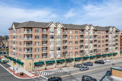 9670 Franklin Ave #604, Franklin Park, IL 60131