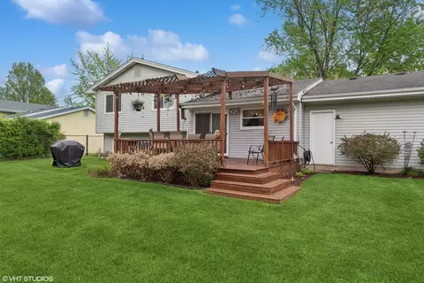 466 Dee Ln, Roselle, IL 60172 photo 22
