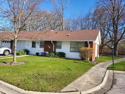 7418 Clarendon Ct #18, Fox Lake, IL 60020
